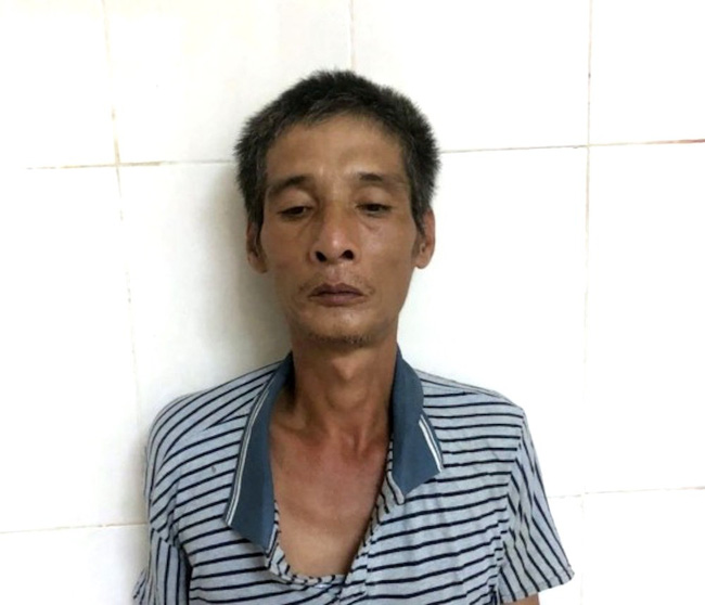 Vụ đến nhà bạn chơi thì bị chém gần đứt lìa đầu: Hung thủ là đại ca khét tiếng, sống trong tù nhiều hơn ở nhà, thường xuyên trộm cắp - Ảnh 2. Vụ đến nhà bạn chơi thì bị chém gần đứt lìa đầu: Hung thủ là đại ca khét tiếng, sống trong tù nhiều hơn ở nhà, thường xuyên trộm cắp - Ảnh 2.