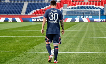 Messi nói lời đầu tiên trong màu áo PSG, tạo ra hiệu ứng khủng khiếp với số áo 'lạ'