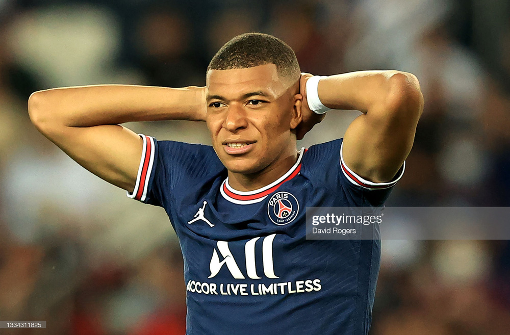 NÓNG: Mbappe đòi ra đi, PSG chuẩn bị núi tiền đưa Ronaldo về sát cánh cùng Messi - Ảnh 1.