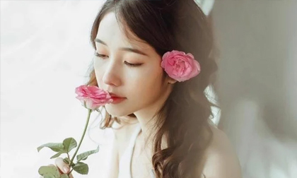 Điều đặc biệt chỉ thấy ở người phụ nữ hạnh phúc cả đời không phải lo lắng sống trong cảnh khổ
