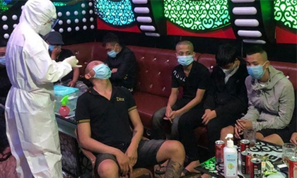 21 thanh niên vào sử dụng ma tuý tại quán karaoke massage bất chấp lệnh giãn cách