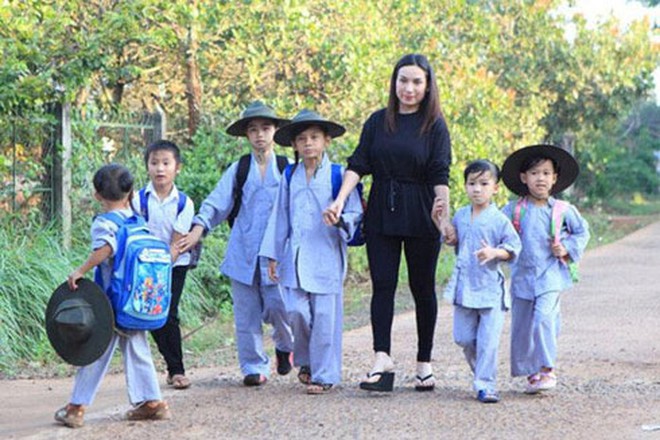 Phi Nhung: Vài chục năm qua tôi kiếm được rất nhiều tiền nhưng đến giờ chẳng có đồng nào - Ảnh 3.