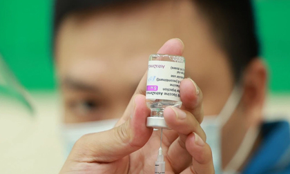 Vì sao nên tiêm vaccine COVID-19 đủ liều và tiêm đúng thời gian quy định?