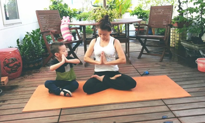 Hà Hồ lần đầu hé lộ hình ảnh Subeo đáng yêu tập yoga cũng bà ngoại khi còn nhỏ