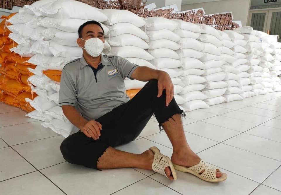 100 ngày làm từ thiện của Quyền Linh: Cảnh cha con rất gần mà cũng rất xa đau lòng chứ! - Ảnh 3.