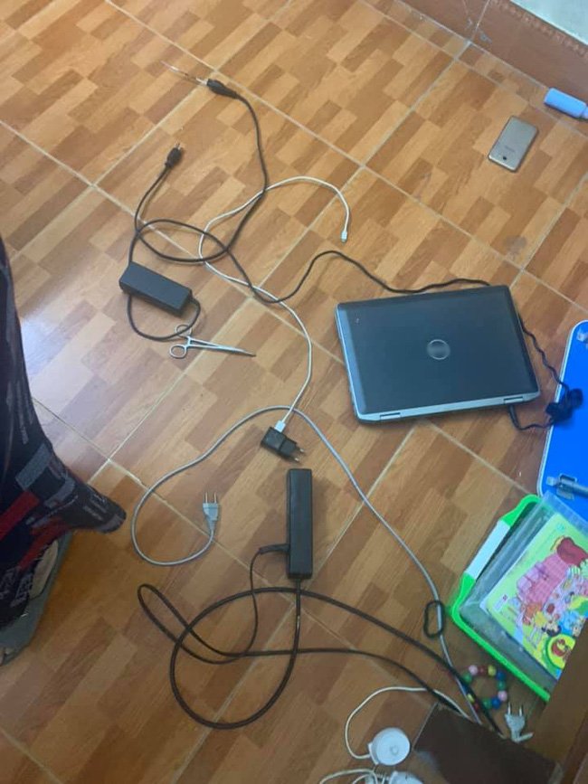 be-10-tuoi-qua-doi-khi-hoc-online-vi-dien-giat-04