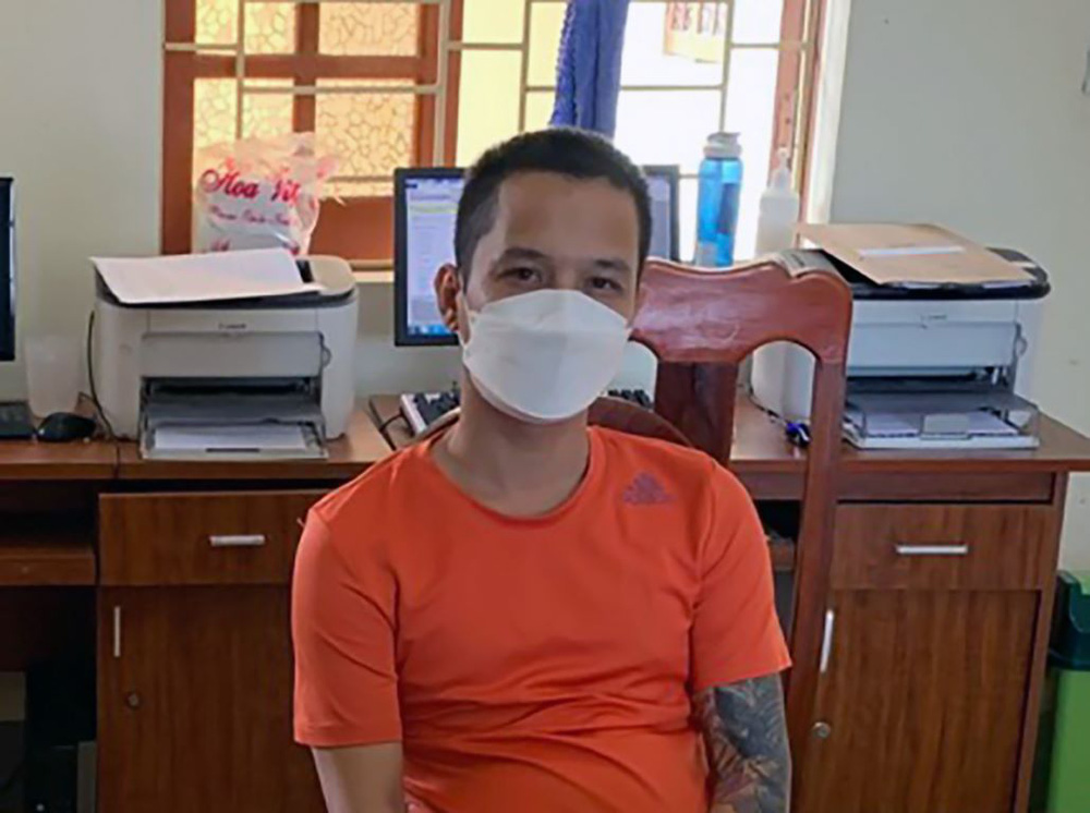 Giám đốc hãng xe khách nổi tiếng ở Nghệ An bị bắt, khám xét nhà - Ảnh 1.