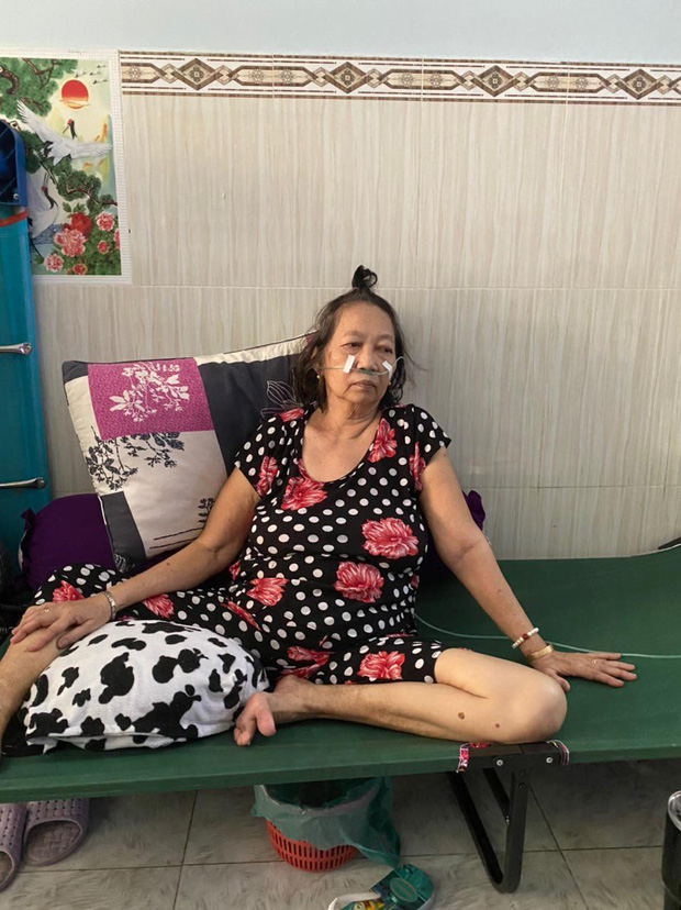 Hành trình giành mẹ từ tay tử thần của gia đình 16 F0 tự điều trị tại nhà: Mình ép mẹ uống thuốc, đút từng viên một - Ảnh 4.
