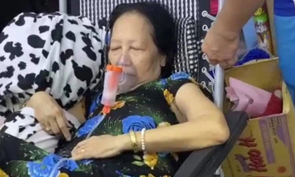 Hành trình giành mẹ từ tay 'tử thần' của gia đình 16 F0 tự điều trị tại nhà: 'Mình ép mẹ uống thuốc, đút từng viên một'