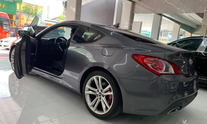 Màn rao bán Hyundai Genesis giá 777 triệu gây 'hack não': Xe cũ hơn 10 năm nhưng... mới 100%