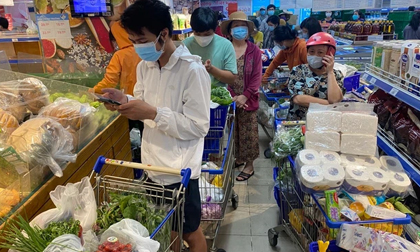 Siêu thị giảm giá 200 mặt hàng cho người dân khi TP.HCM kéo dài giãn cách xã hội