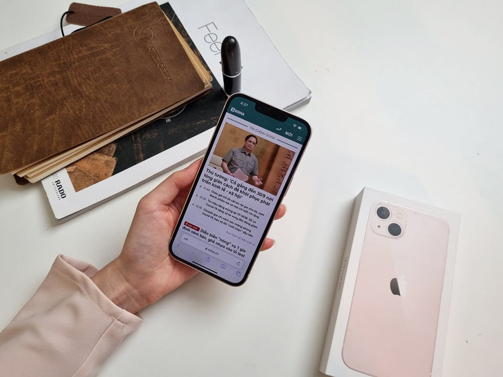 Ngắm iPhone 13 đầu tiên về Việt Nam: chỉ có hai từ xuất sắc - Ảnh 4.