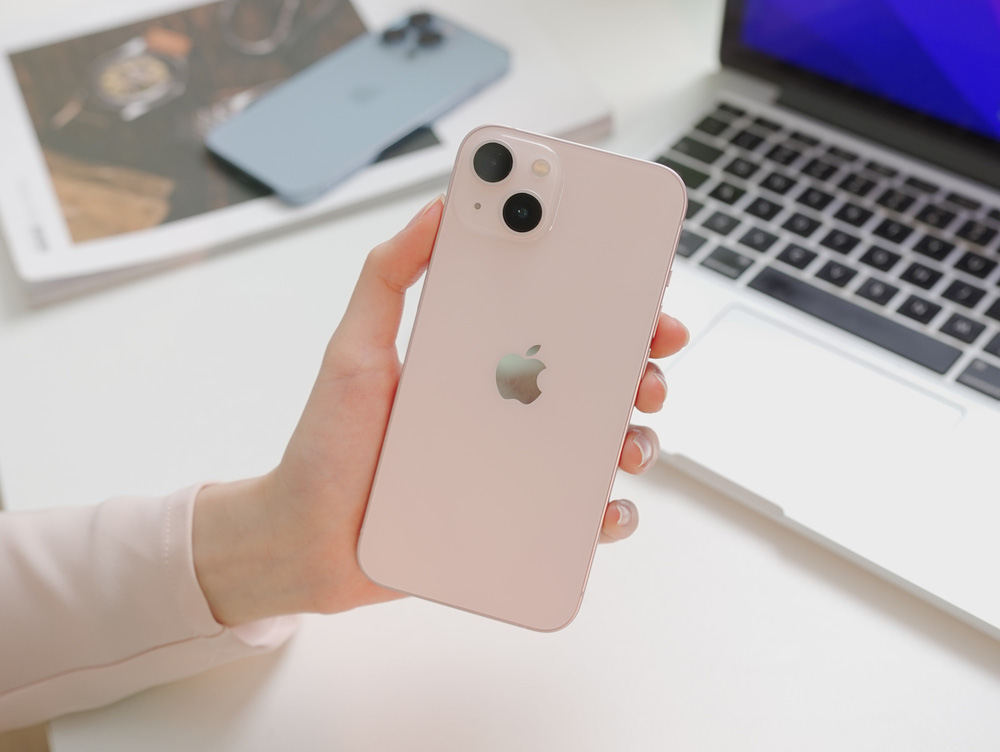 Ngắm iPhone 13 đầu tiên về Việt Nam: chỉ có hai từ xuất sắc - Ảnh 2.