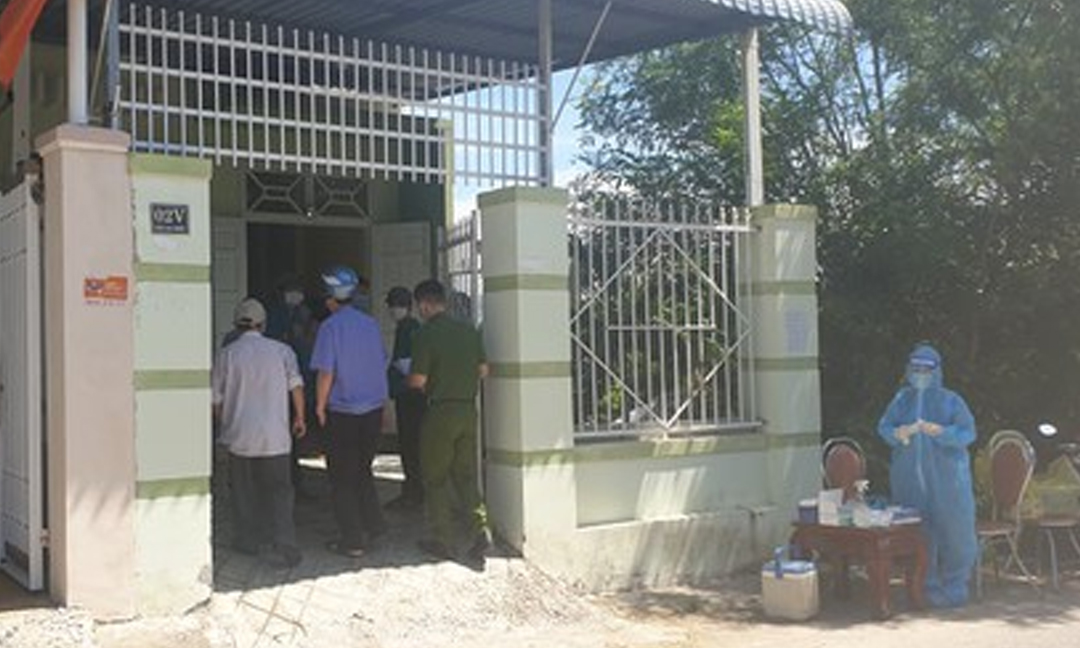 3 mẹ con tử vong trong tư thế treo cổ tại nhà riêng, hiện trường có thư để lại