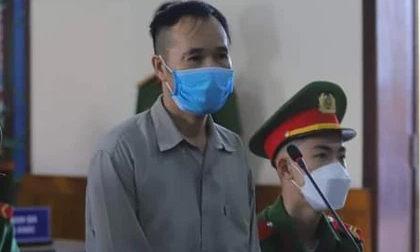 Nghe cha gọi cầu cứu vì đang bị đánh, con trai cầm dao đến đâm chết người
