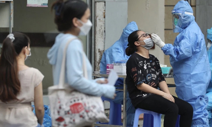 Ngày 2/10, Hà Nội phát hiện 20 ca mắc Covid-19 đều liên quan 'ổ dịch' ở Bệnh viện Việt Đức