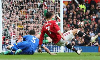 Ronaldo 'mất hút', Man United nhận đòn 'hồi mã thương' cực kỳ chí mạng