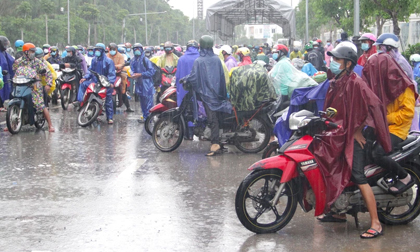 Gặp nạn trên đường về quê tránh dịch, chồng tử vong, vợ nguy kịch