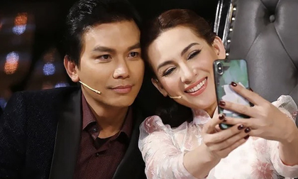 Mạnh Quỳnh tiều tụy và rơi nước mắt khi nói về Phi Nhung, tiết lộ đã nằm vùi suốt 1 tuần bạn qua đời