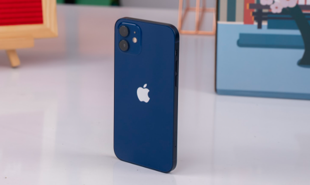 iPhone 12 và iPhone 12 Pro Max hạ giá sốc, trước thềm iPhone 13 mở bán - Ảnh 2.