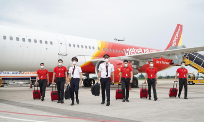 Từ 10/10, Vietjet mở lại 15 đường bay đón khách trên những chuyến bay xanh an toàn