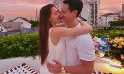 Hà Hồ - Kim Lý 'xả vai' bỉm sữa, chụp ảnh tình tứ như thuở mới yêu khiến dân mạng thích thú