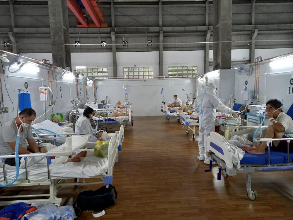 50 ngày của BS Hồi sức Bạch Mai tại BV COVID nằm trong xưởng đóng tàu: Sốc, choáng váng và những kỷ niệm chưa từng trải qua - Ảnh 4.