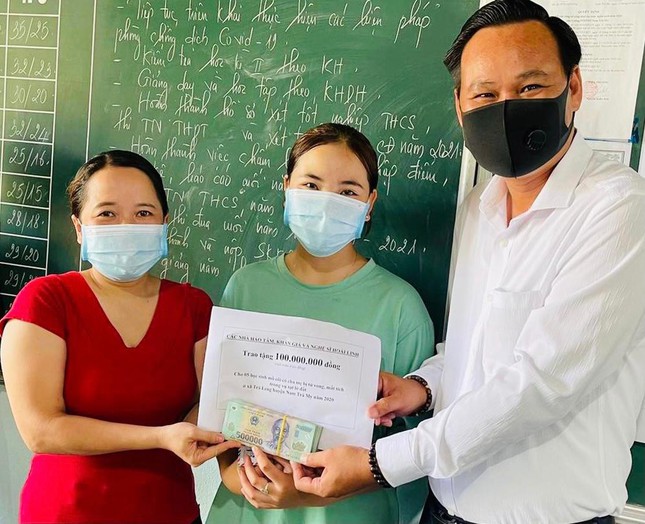 2 địa phương đã phản hồi đến Công an TP HCM số tiền Hoài Linh làm từ thiện - Ảnh 1. 2 địa phương đã phản hồi đến Công an TP HCM số tiền Hoài Linh làm từ thiện - Ảnh 1.