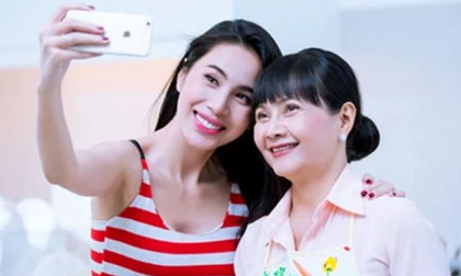 Mẹ Thủy Tiên nhắn nhủ đầy xúc động đến con gái, tiết lộ làm một việc ý nghĩa cho con