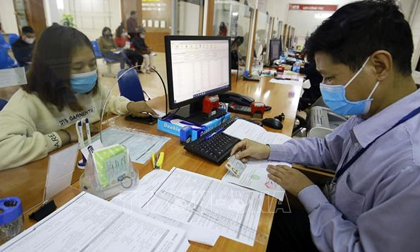 Người lao động ngừng việc, tạm hoãn hợp đồng được hưởng các mức trợ cấp cụ thể ra sao?