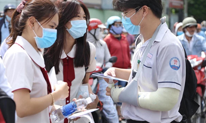 Khẩn: 2 địa phương cho học sinh nghỉ học vì xuất hiện nhiều F0