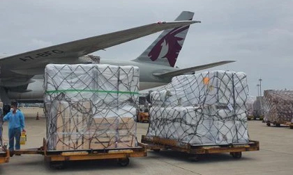 Bầu Thuỵ tài trợ 100 tỷ mua thuốc trị Covid-19, 8.000 liều vừa về đến Việt Nam
