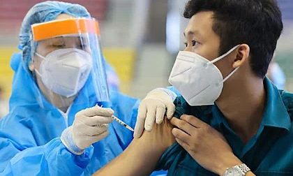 TP.HCM chuẩn bị tiêm vắc xin Covid-19 mũi 3: Nhóm đối tượng nào được ưu tiên?