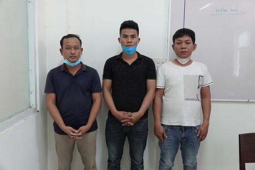 Phẫn nộ vụ khống chế thiếu nữ từ quán karaoke đưa vào nhà nghỉ hiếp dâm: Trích xuất camera - Ảnh 1.
