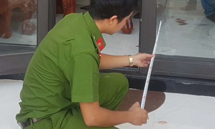 Chồng sát hại vợ rồi tự cắt tay: Vợ xinh, từng bị chồng băm quần áo không cho đi làm