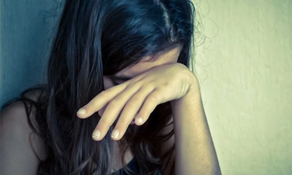 Nữ sinh lớp 9 bị nhân viên kỹ thuật dâm ô: ''Ông ấy dùng gang tay đo người em từ dưới lên'