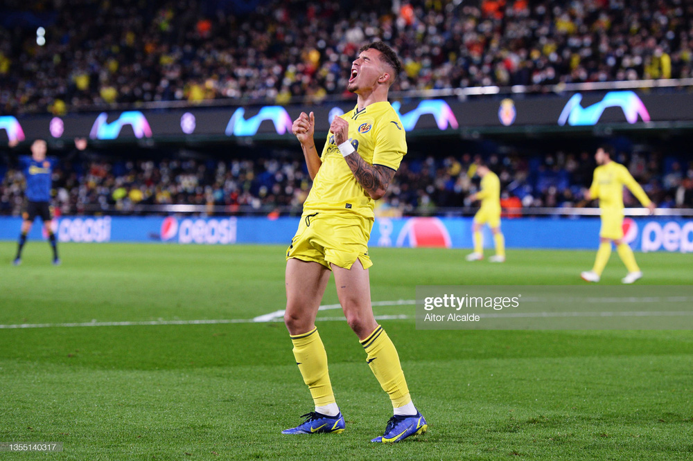 Ronaldo có bàn thắng trên trời rơi xuống, Man United giành 3 điểm đầy kịch tính - Ảnh 2.