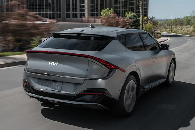 Hàng hot Kia EV6 chưa đến tay người Việt đã sắp có bản nâng cấp mạnh ngang siêu xe, giá quy đổi dự kiến chưa đến 1,4 tỷ đồng - Ảnh 2.