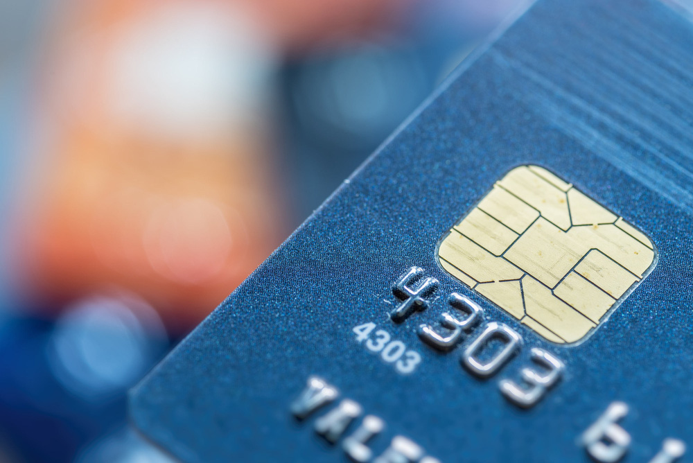 Thẻ ATM gắn chip: Cách sử dụng phức tạp không, rút tiền ở đâu, có bắt buộc phải đổi thẻ? - Ảnh 3. Thẻ ATM gắn chip: Cách sử dụng phức tạp không, rút tiền ở đâu, có bắt buộc phải đổi thẻ? - Ảnh 3.