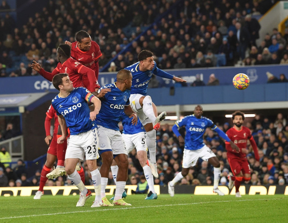 Vua Ai Cập Salah tỏa sáng rực rỡ, Liverpool đại thắng derby Merseyside - Ảnh 2.