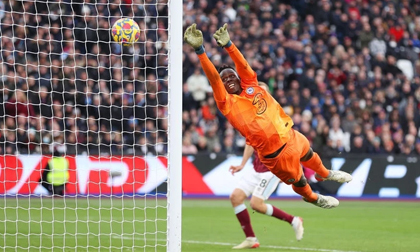 Sau 'cú ngáng chân' của Man United, Chelsea ngã thật bởi kịch bản cực kỳ khó tin