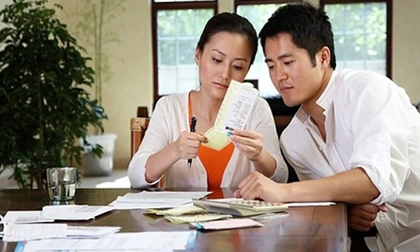 Đàn ông biết chưa: Chồng quá keo kiệt là nguyên nhân hàng đầu khiến vợ mệt mỏi, nảy sinh ý định phản bội