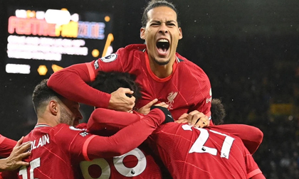 'Hạ sói' bằng kịch bản nghẹt thở, Liverpool tiếm ngôi đầu của Chelsea đầy ngoạn mục