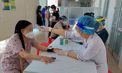 TPHCM dự kiếm tiêm vắc xin Covid-19 mũi 3 từ ngày 10/12: 6 nhóm đối tượng được ưu tiên