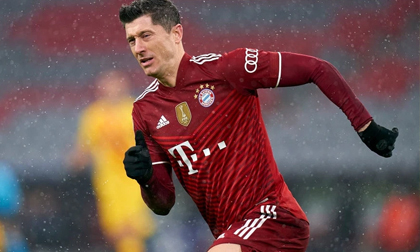 Lewandowski 'trút giận' sau nỗi đau Messi, đá văng Barcelona khỏi Champions League