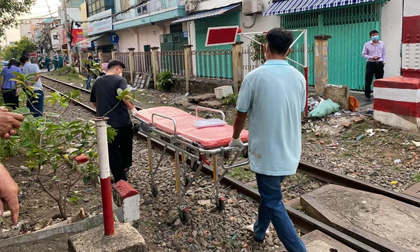 TP.HCM: Người phụ nữ nghi nhảy vào đoàn tàu hoả tự tử sau khi cãi nhau với chồng