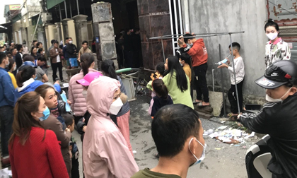 Sau tiếng nổ lớn như bom, nam thanh niên người đầy máu, căn nhà 2 tầng tan hoang ở Nghệ An