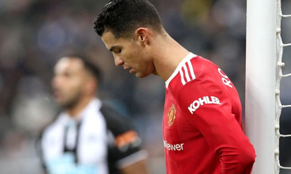 Ronaldo gây thất vọng sau giải thưởng đặc biệt, Man United 'chết hụt' trước đội xếp thứ 19