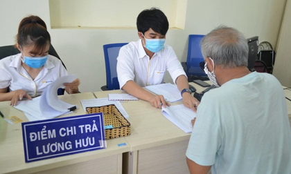 Nhiều chính sách quan trọng có hiệu lực từ tháng 1/2022: Tăng tuổi nghỉ hưu, lương hưu, trợ cấp BHXH; giá xăng điều chỉnh 10 ngày 1 lần