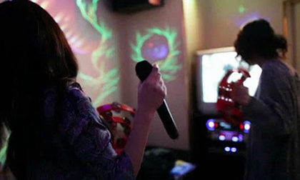 Tăng mức xử phạt gấp 10 lần hành vi hát karaoke gây ồn ào sau 22 giờ
